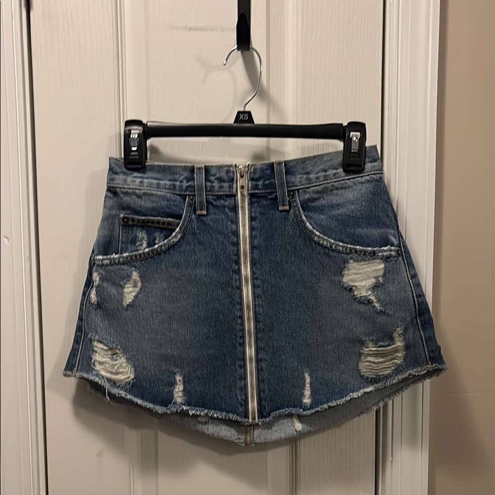 Carmar Los Angeles denim mini skirt zipper front size 27